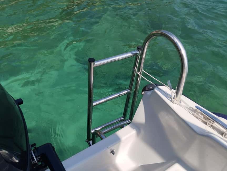 Dubrovnik: Rent a fun and easy to use boat without license - What to bring: food, towels, and small comfort wins