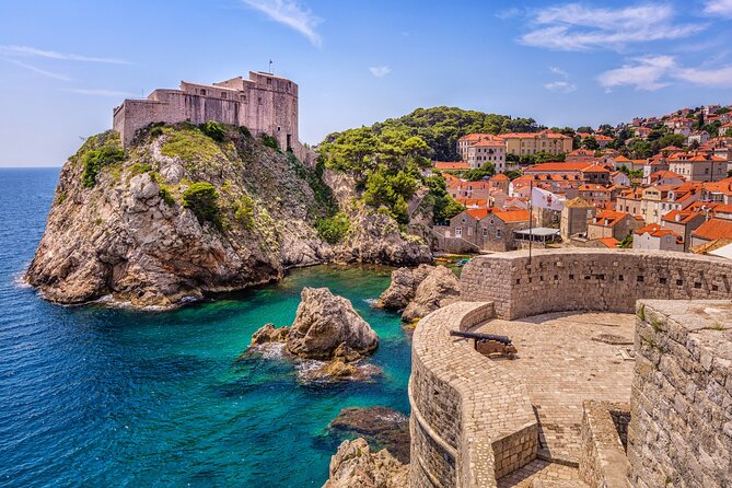 Dubrovnik Scavenger Hunt and Highlights Self Guided Audio Tour - Getting Started at Pile Gate With the World City Trail App