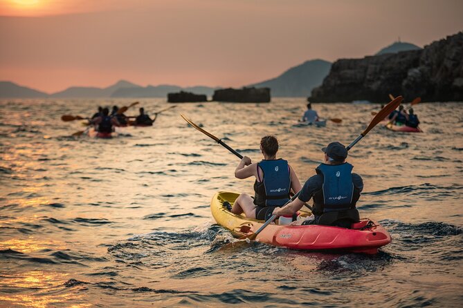 Dubrovnik: Sunset Kayak & Snorkel Tour with Wine & Water - Golden Hour Kayaking Plus Snorkel Time in Dubrovnik