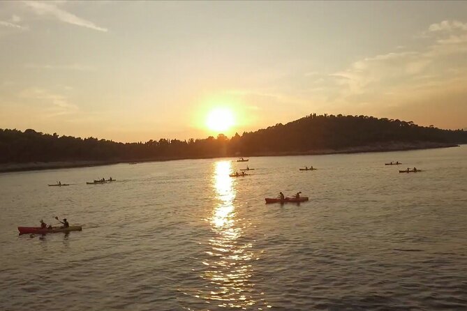 Dubrovnik: Sunset Kayaking & Snorkeling with water &wine - Paddling the Lokrum route and reading Dubrovnik from the water