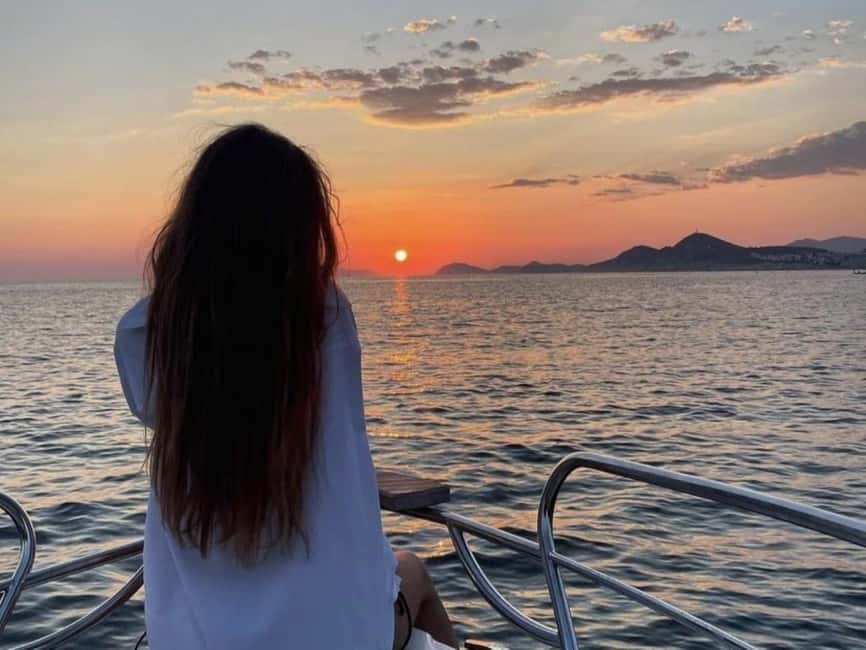 Dubrovnik: Sunset tour - The 90-Minute Loop: City Walls, Sea Views, and Sunset Timing