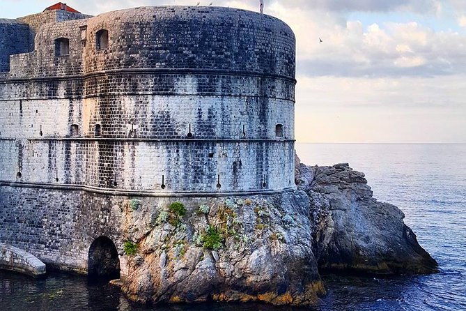 Dubrovnik walking history tour - Entering Old Town from Pile Gate, and Why the Timing Works