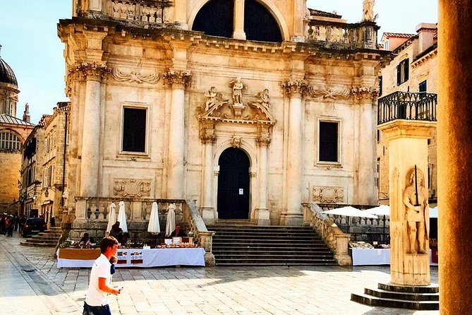 Dubrovnik walking history tour - Orlando’s Column, Sponza’s Square Energy, and the Freedom Theme