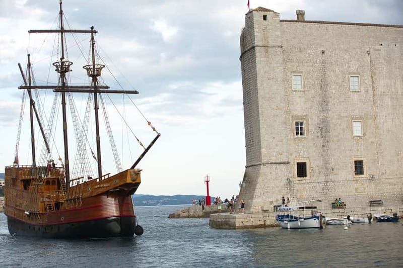 Dubrovnik walking tour and cruise on Karaka ship - Tasting local sweets: a short stop that makes the day feel Croatian