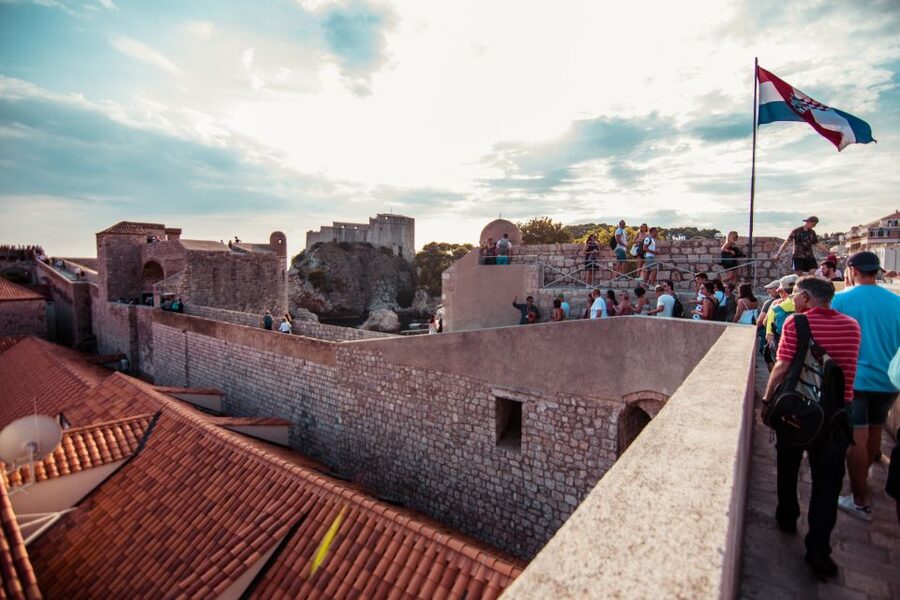 Dubrovnik: Walls and Wars Walking Tour - Key highlights you will feel fast