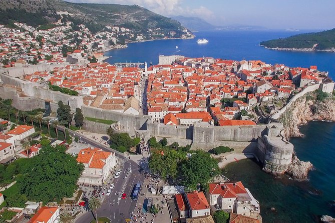 Early Bird Dubrovnik History Tour – 7:30 Start - Guides and Group Size: What Makes the Tour Feel So Smooth