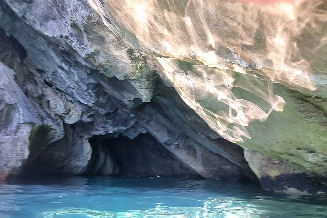Elafiti islands private adventure from Dubrovnik - Onboard comfort: towels, soft drinks, bottled water, and your music