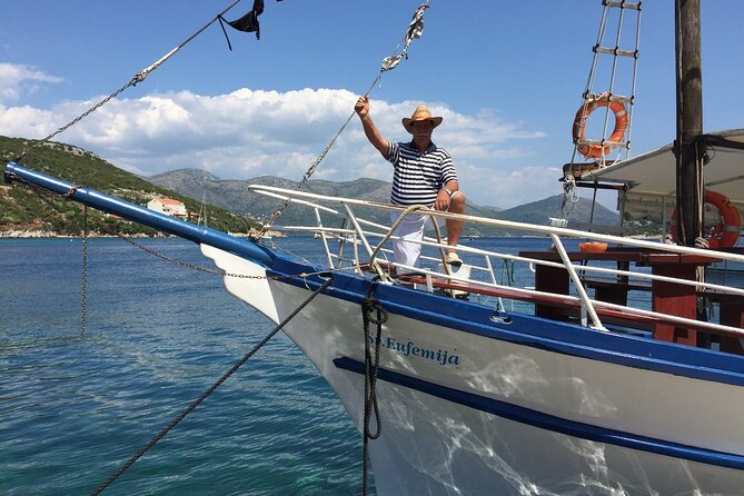 Elaphite Islands Cruise with Local Gastronomy at Captain's House - Heading Out From Dubrovnik: Deck & Cheers First Impressions