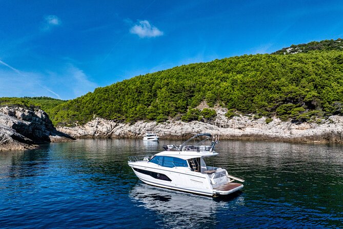 Exclusive Luxury Yacht Tour of the Elaphiti Islands - Private Elaphiti luxury, with Dubrovnik in the background