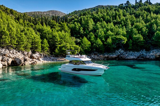 Exclusive Luxury Yacht Tour of the Elaphiti Islands - Drinks, snacks, and the real meaning of luxury on a yacht