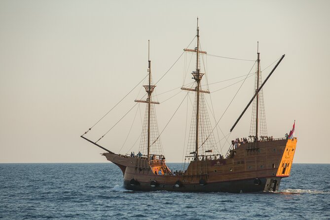 Game of Thrones Cruise And Walking Tour Karaka Dubrovnik - Cruising in the Karaka ship: the best way to see Dubrovnik from the water