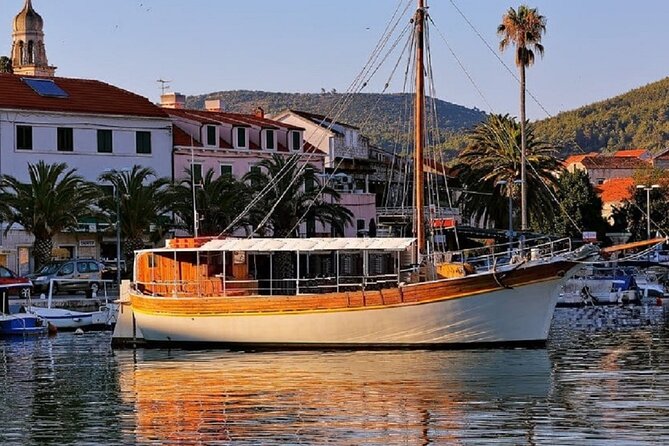 Gastro Cruise | Cruise around Dubrovnik Old Town with Lunch - Two hours of Dubrovnik sea views plus a real lunch
