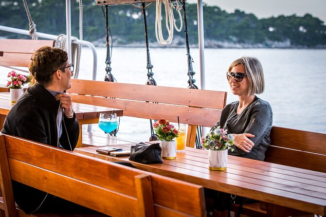 Gastro Cruise | Cruise around Dubrovnik Old Town with Lunch - The seafood lunch setup: what you actually get onboard