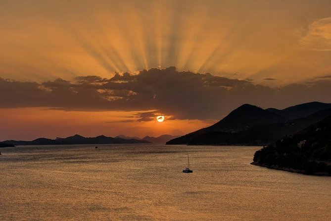 Golden hour SUNSET CRUISE from Dubrovnik Old Town - Meeting point at Porat Dubrovnik Ribarnica, and avoiding dock-day stress