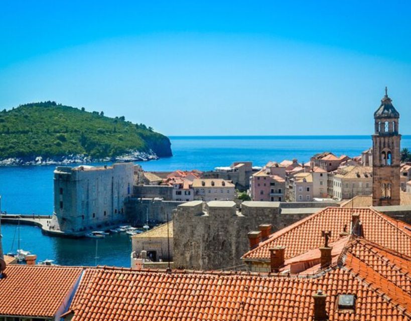 Group tour: Dubrovnik Walking Tour (1h duration, 9:30am, 6pm - The guides matter, and Desa and Andrea are proof
