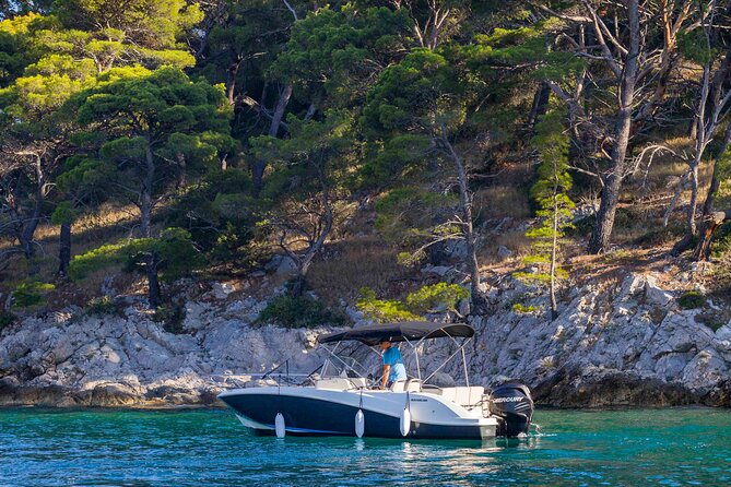 Half Day Private Elafiti Island Tour - The 21-foot boat setup and what it means for comfort