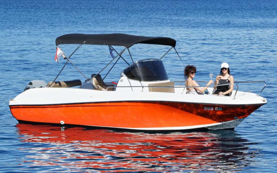 Hello Dubrovnik: Blue Cave Tour 4h - All Inclusive - Boat comfort, included safety gear, and what you truly get for $62