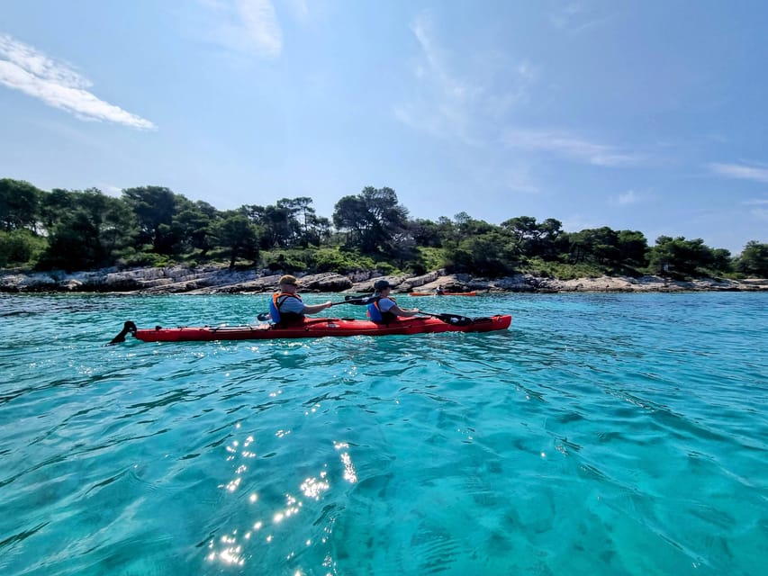 Hvar: Half day kayak tour to Pakleni islands - Getting started at Šetalište put Križa 21, beach kayaks and a real briefing
