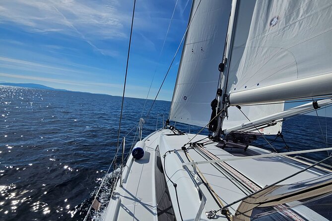 Islands Tour on Luxurious Jeanneau Sun Odyssey - Sunj Beach for fine sand and an easy lunch alternative