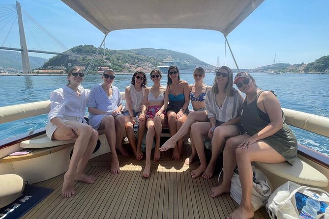 Luxury Elaphite Islands half day Cruise with lunch Apreamare - Lunch at a local restaurant, what the meal is like