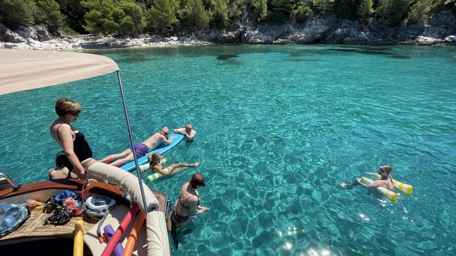 Luxury Private Boat Tour to Elaphiti Islands (4 hours) - Price and value for two: what you get for $589 per group