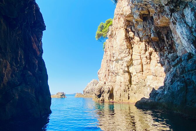 Luxury Private Boat Tour to Elaphiti Islands - Elaphiti Lunch Planning: Great Shore Meals, No Onboard Food
