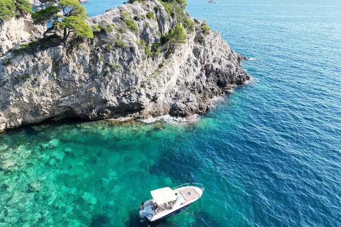 Luxury Private Speedboat Tour Islands & Blue Cave - The included picnic lunch and what to pack for a saltwater day
