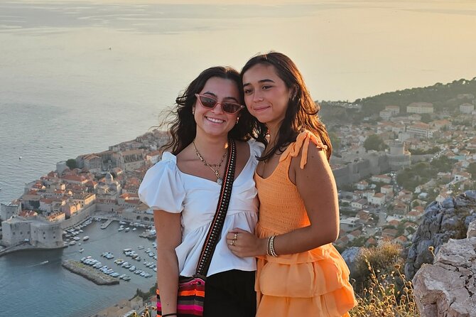 Luxury Sunset Tour with Wine Tasting - Guide and Conversation: What Makes This Tour Feel Personal