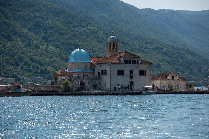 Montenegro: Bay of Kotor Day Trip from Dubrovnik English -Español - Perast and Our Lady of the Rocks: Calm Water, Short Stops, Real Charm