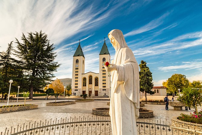 Mostar and Medugorje Private Tour - Međugorje: One Hour of Prayer, Peace, and Visitor Emotion