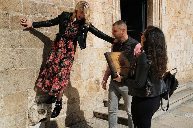 Outdoor Escape Game Dubrovnik - The Spy And The Traitor (History theme) - The Wooden Mission Book, Locks, And How Progress Actually Works