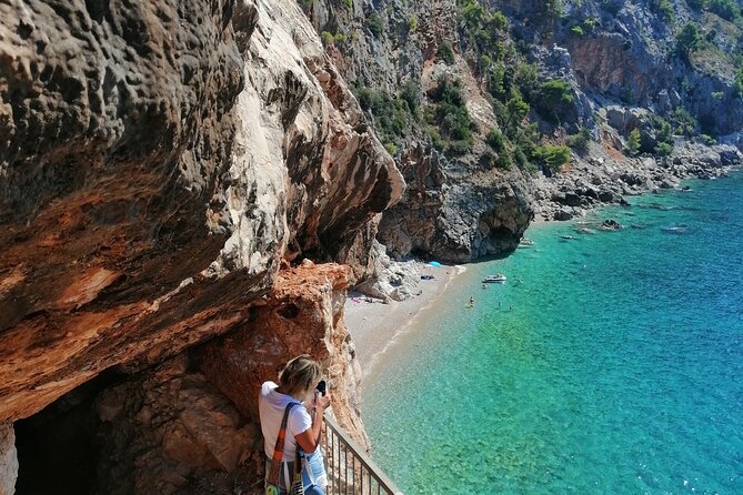 Picnic on Croatian Secret Beach - Comfort in transit, effort at the beach