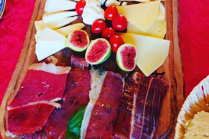 Private Authentic Family Lunch at Family Home From Dubrovnik - The heart of the day: lunch at the Hardomilje family farm