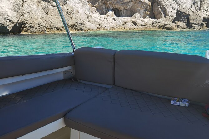 Private boat Tour - Dubrovnik Old Town and Elaphite islands - Boat comfort for kids and adults, plus real-world watch-outs