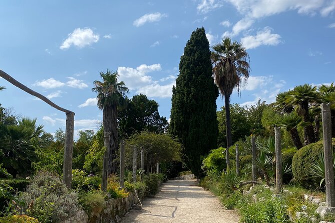 Private Game of Thrones Tour with King's Landing Garden - Mount Srd: best viewpoints, plus a secret GOT stop