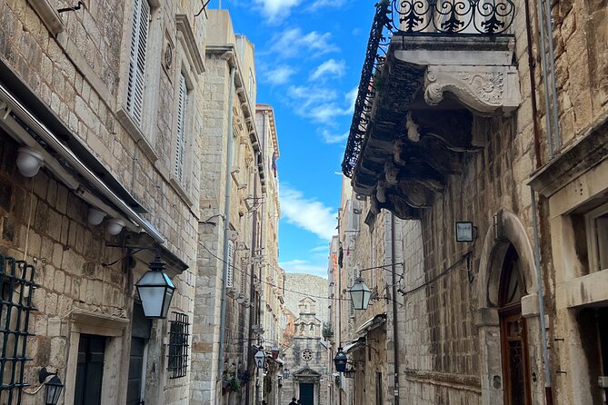 Private History Old Town and City Wall Tour in Dubrovnik - Guide quality is the secret ingredient (and it shows in real details)