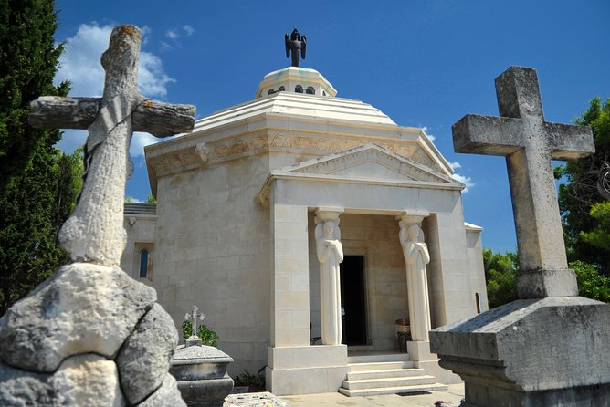 Private Panorama, Cavtat and Dubrovnik City Tour - Gradac Park and the Pile area walk: your guided route starts to click
