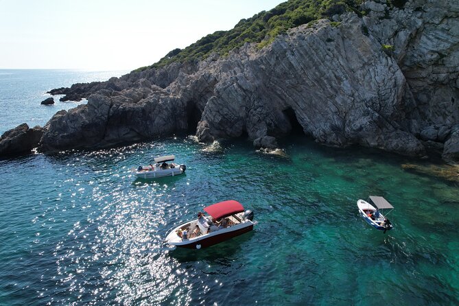 Private Speedboat Tour- Blue cave, sandy beaches and snorkelling - Šunj Beach for the Easy Wind-Down