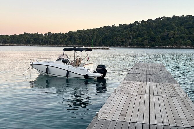 Private Speedboat Tour | Caves Beaches Islands and more - Sipan (1.5 hours): local flavors and hidden-bay swimming
