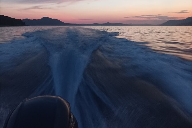 Private Tour: Wine & Sunset Experience at boat - Weather, timing, and what to bring for an open boat sunset