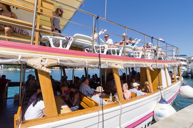 Rent a Boat! (Group Option - Half Day) - Included onboard perks: unlimited wine, drinks, and snorkel gear
