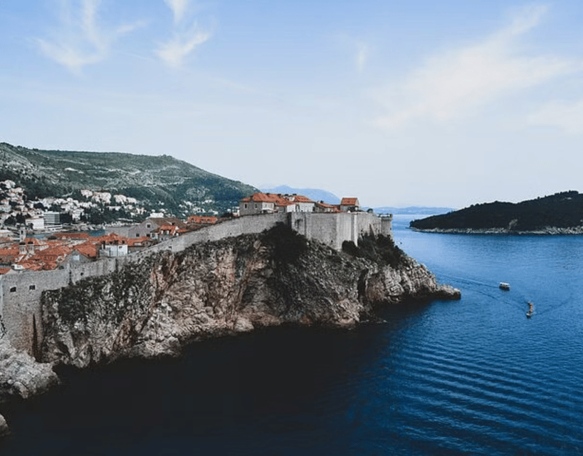 Sightseeing Boat Cruise in Old Town of Dubrovnik - Old Town city walls panorama, the best “welcome” view