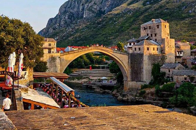 TOP OFFER: Dubrovnik to Split via Ston, Počitelj, Mostar, Kravica - How guides shape the day, from Ston to Split