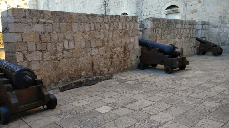 Walls of Dubrovnik: Small-Group 2-Hour Tour With a Local - Entering the walls like a strategist, not a tourist